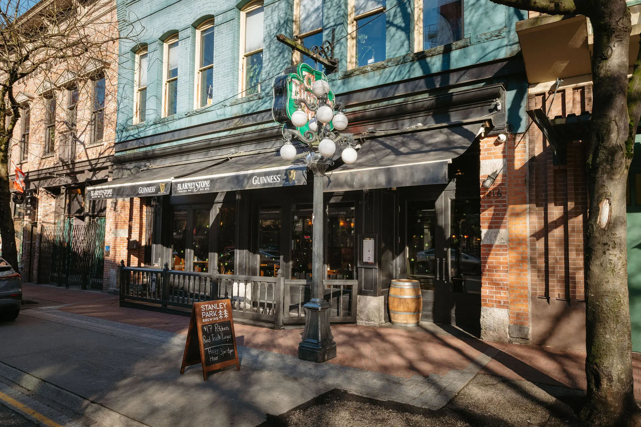 Exterior image of the Irish Pub Blarney Stone in Vancouver.