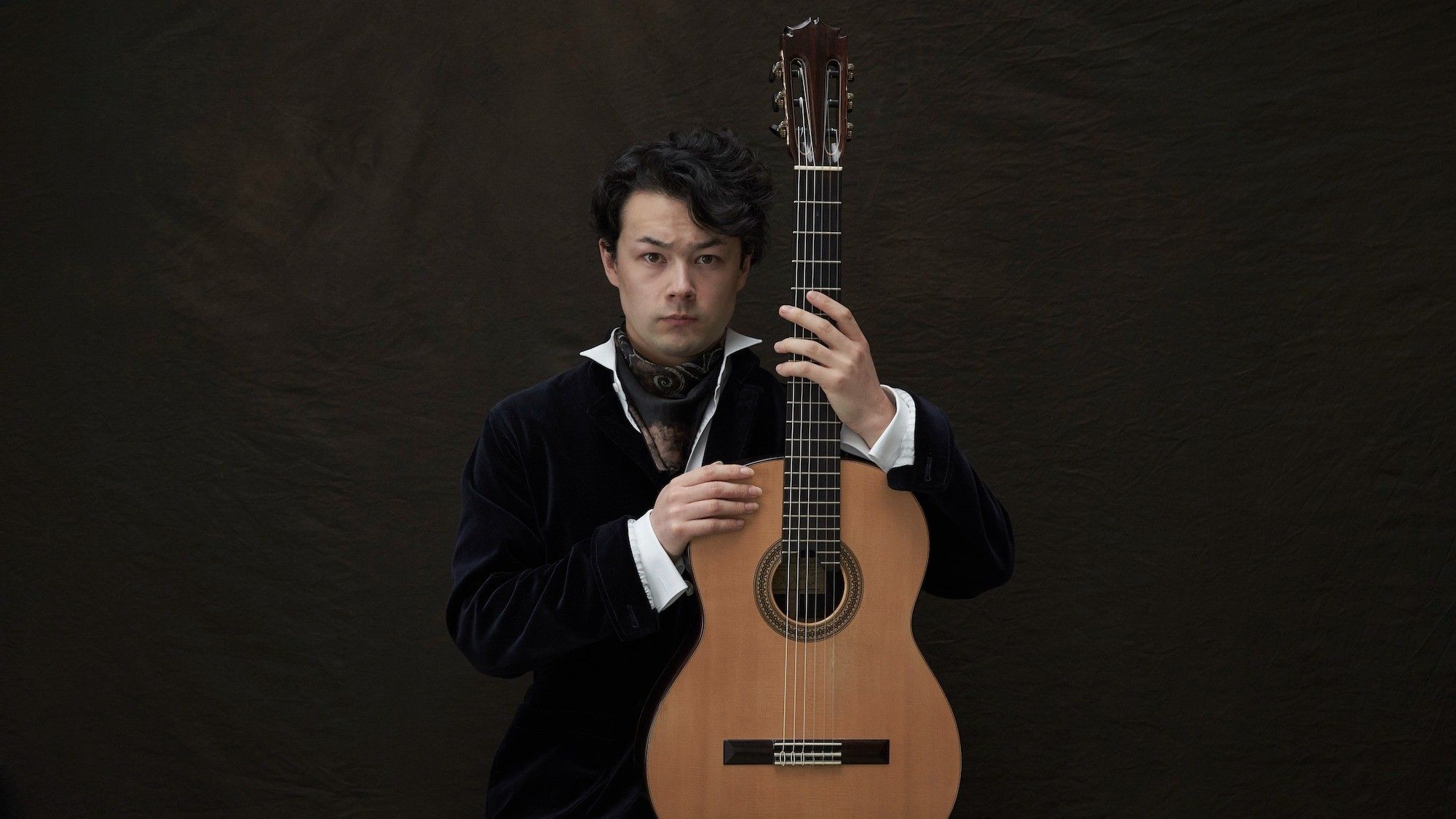 w-2000h-1125-09ad35-Sean Shibe c Iga Gozdowska