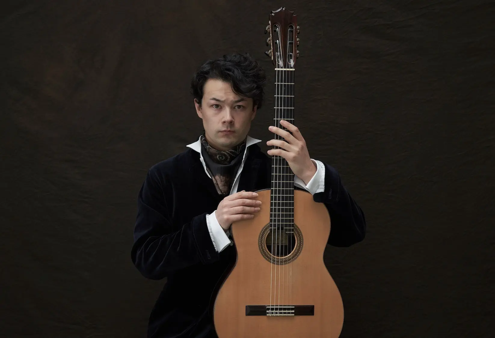 w-2000h-1125-09ad35-Sean Shibe c Iga Gozdowska