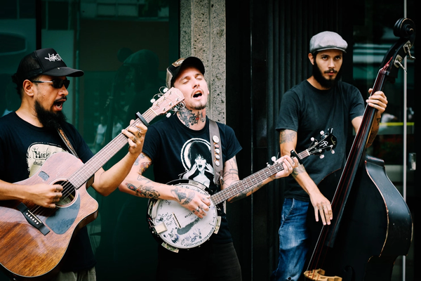 Groove to live music at Concerts Under the Clock