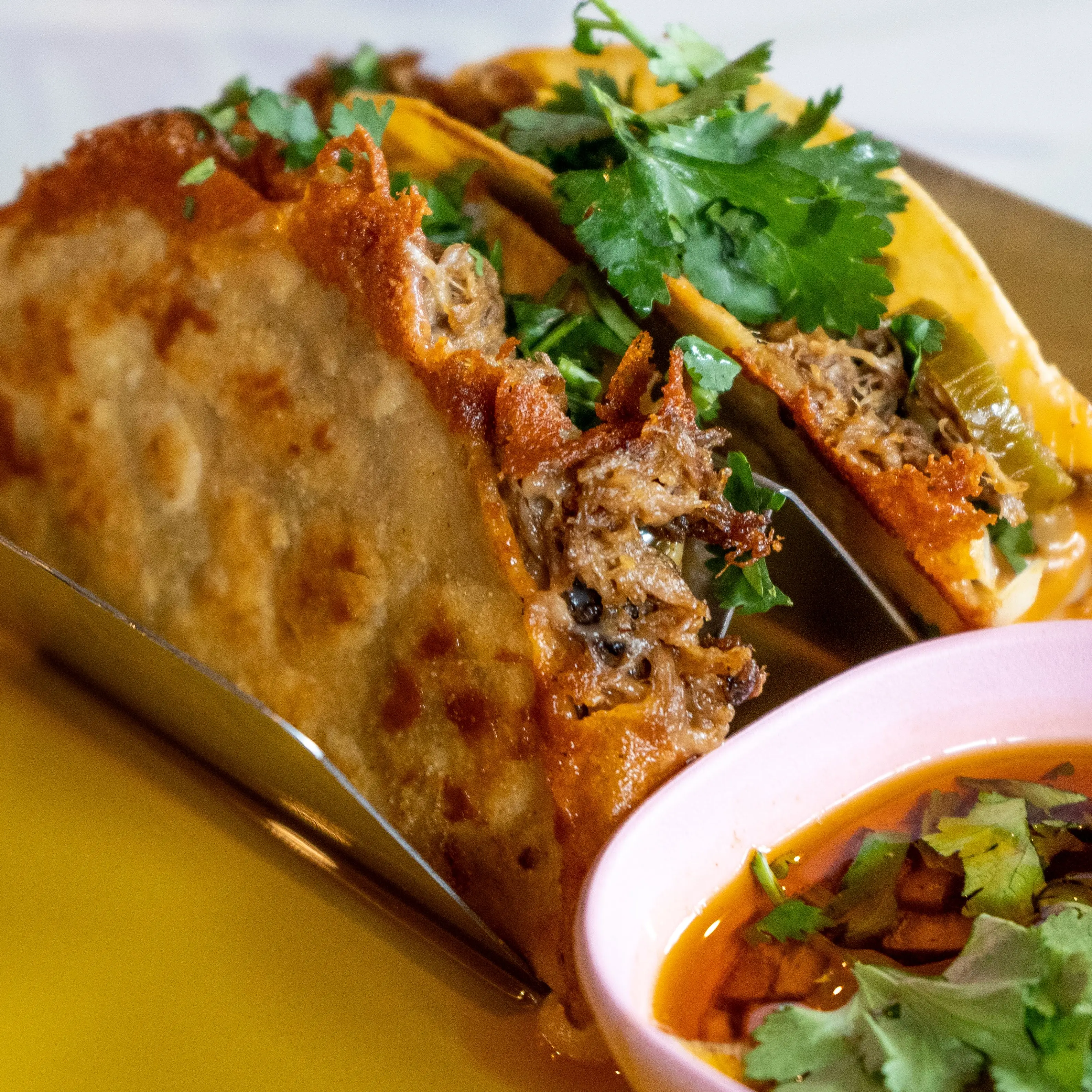 Quesabirria-Taco_18676695-30C7-4B19-90831072017847A2_f4cc0546-8e33-4de3-b9b46c172be4385e