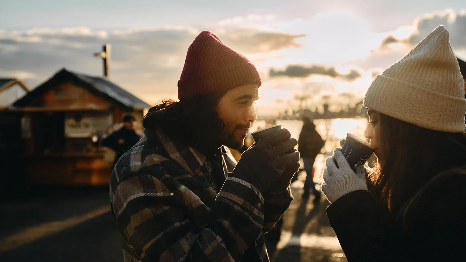 w-1920h-1080-3f38e4-KS099-HK-DvanHoliday24-Shipyards-XmasMarket-03564