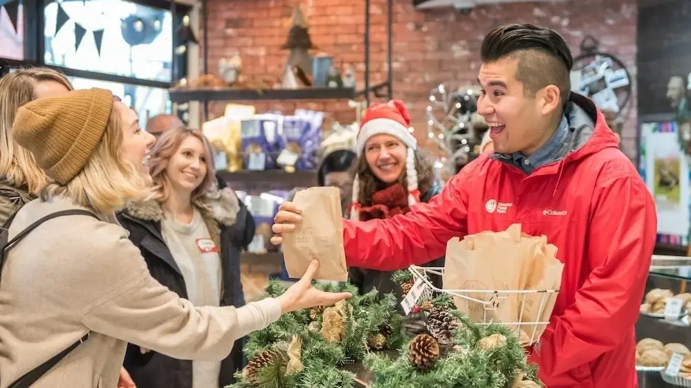 w-999h-562-5b0c51-FT_christmas_classics-107