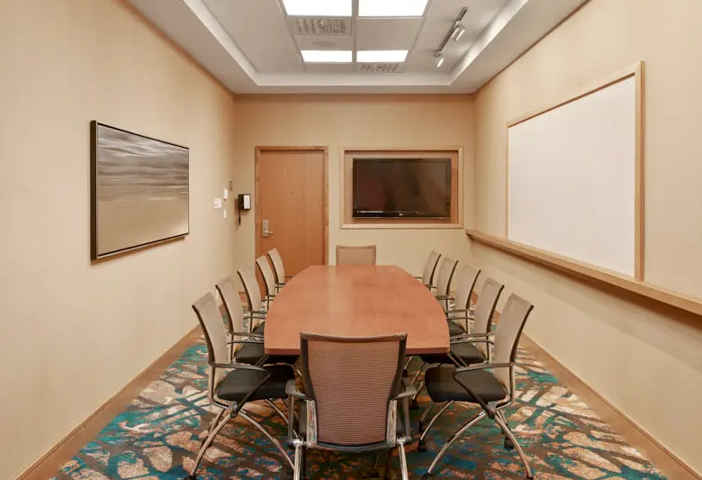 RI_YVRDR_boardroom-V1_DBEABD2D-4656-40E6-B1F26557513EE62D_48a563fe-4fc1-43cc-ba81d4d0239c5a31