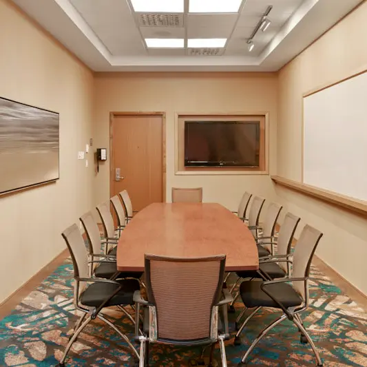 RI_YVRDR_boardroom-V1_DBEABD2D-4656-40E6-B1F26557513EE62D_48a563fe-4fc1-43cc-ba81d4d0239c5a31