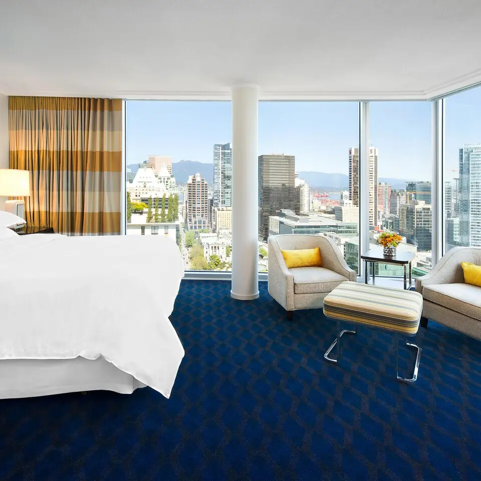 Deluxe Corner Guest Room