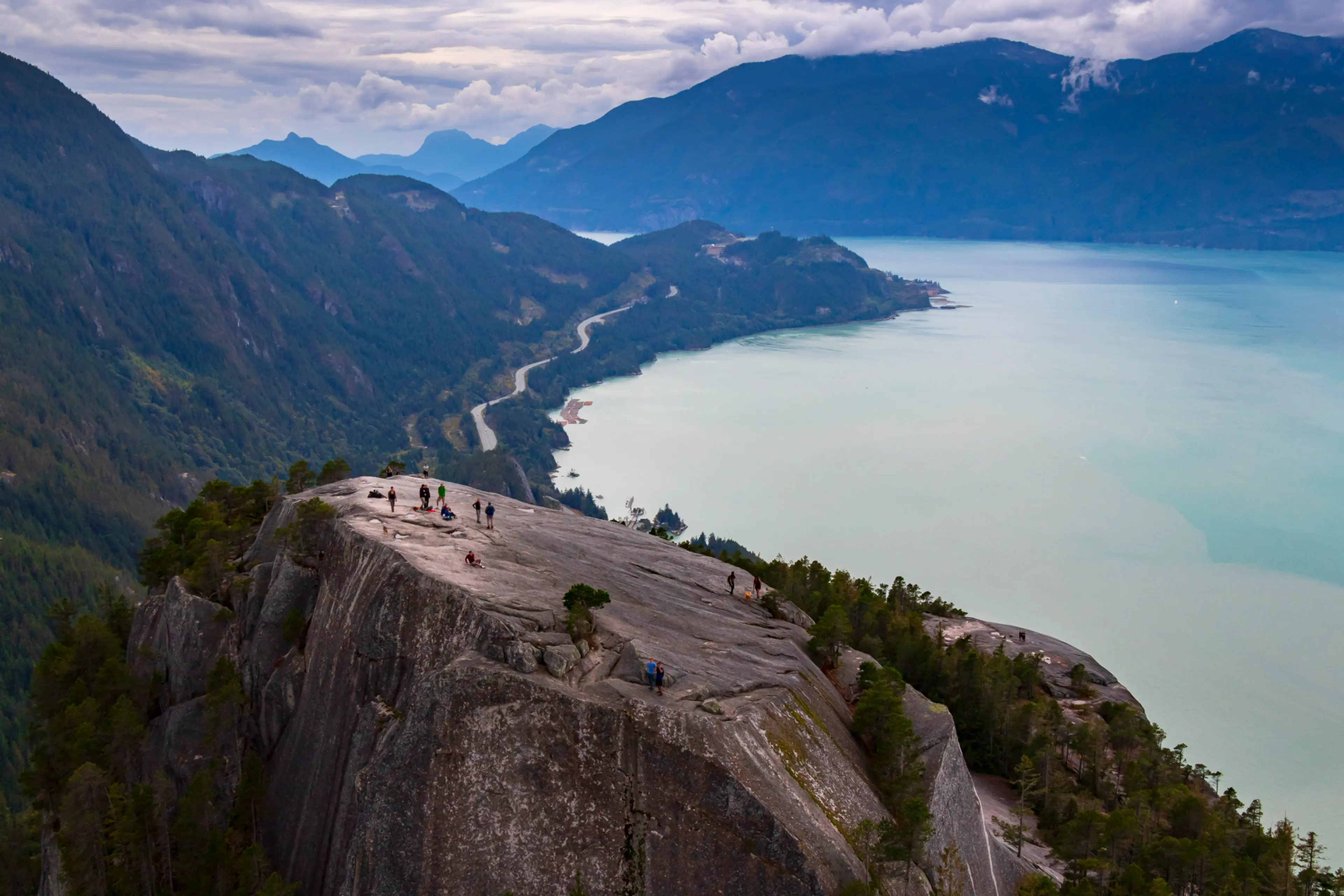 Hikers on the Stawamus Chief