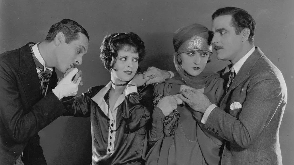 w-1024h-576-d8bda2-Movie-It-1927_d2768469-b0c4-4db3-abb4-38ce3f22fa44_1024x1024