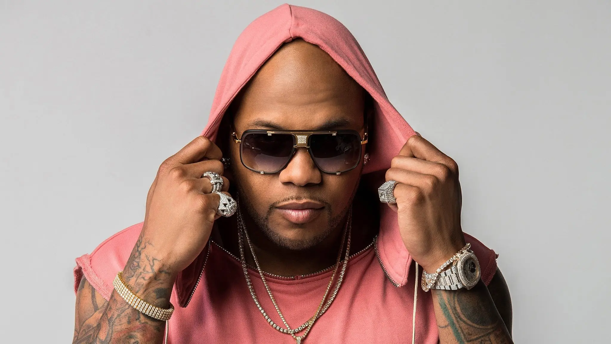 w-2048h-1152-09a021-Flo Rida