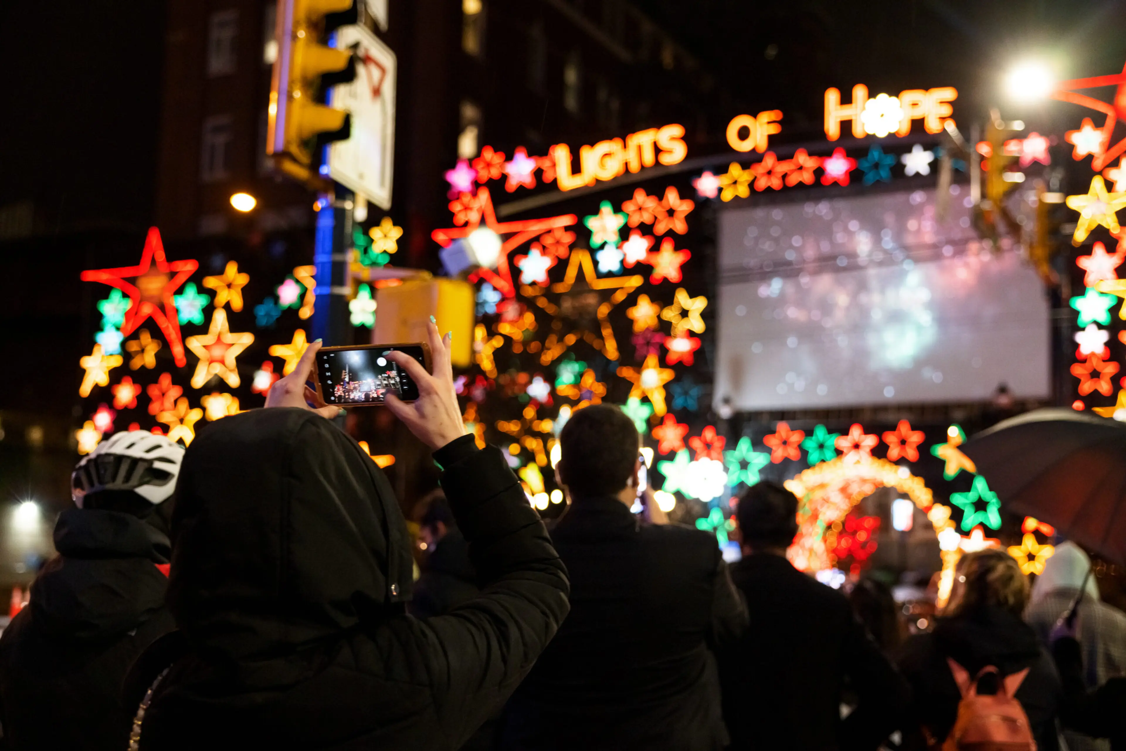 St. Paul’s Foundation Celebrates Return of Beloved Lights of Hope Holiday Display