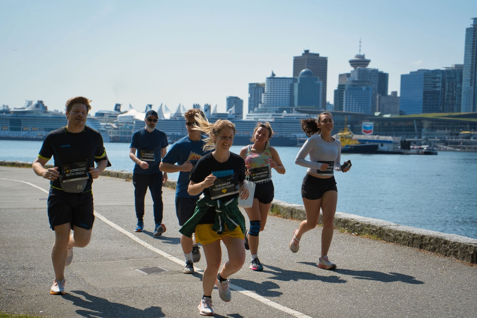 w-1620h-1080-209da6-Crowd running - condensed