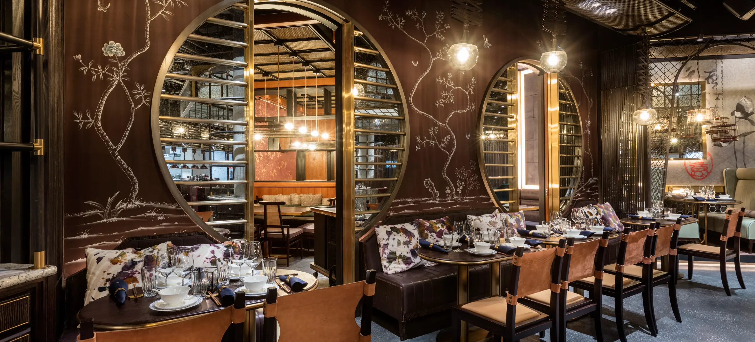 Mott 32 Dining Area