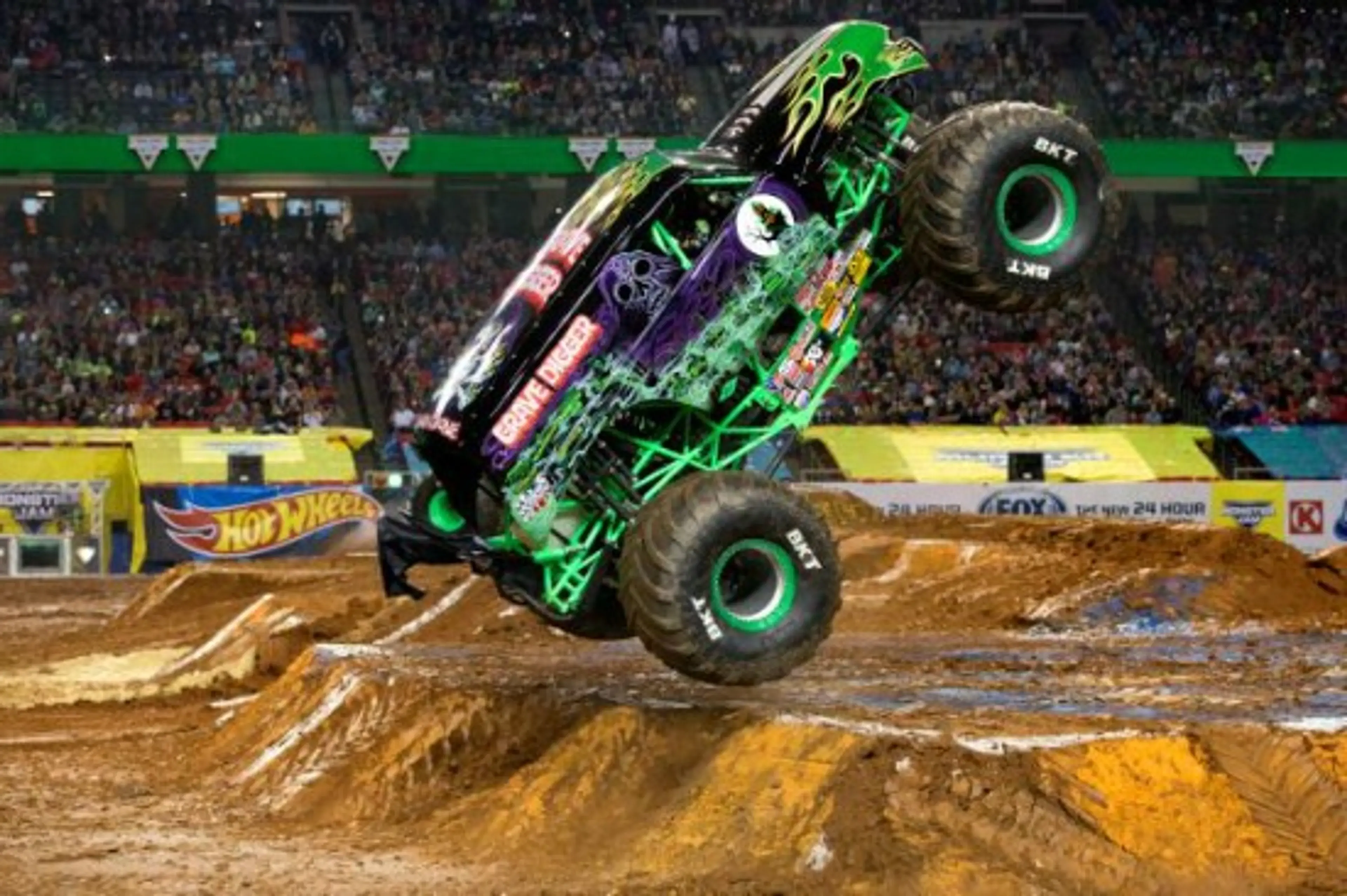 Kids In Vancouver: Rev Your Engines At The Monster Jam Triple Threat Series