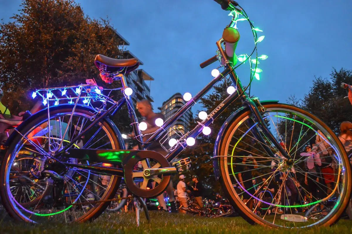 bike the night vancouver 2017