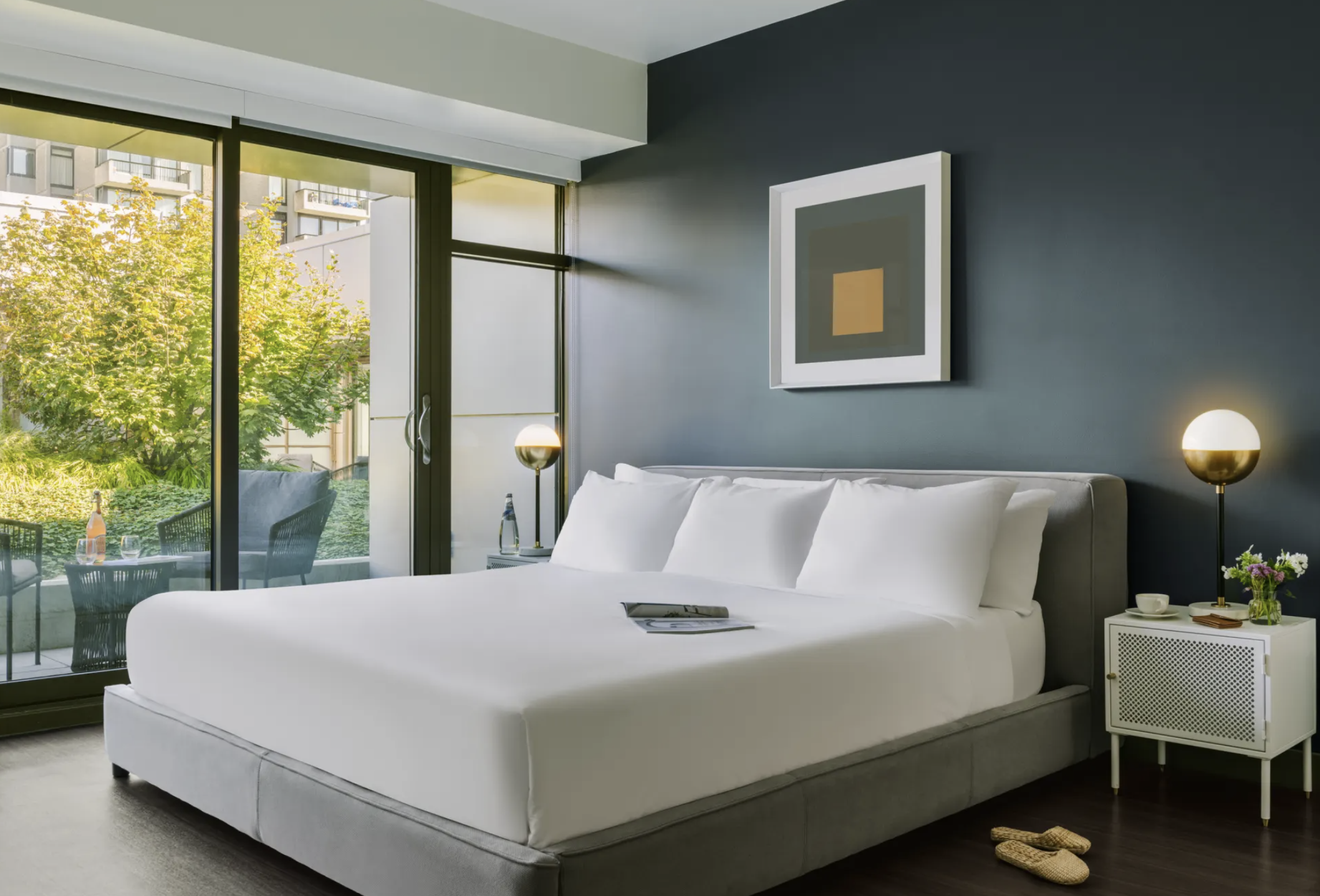 Sonder Revival Studio Suite Bedroom Area