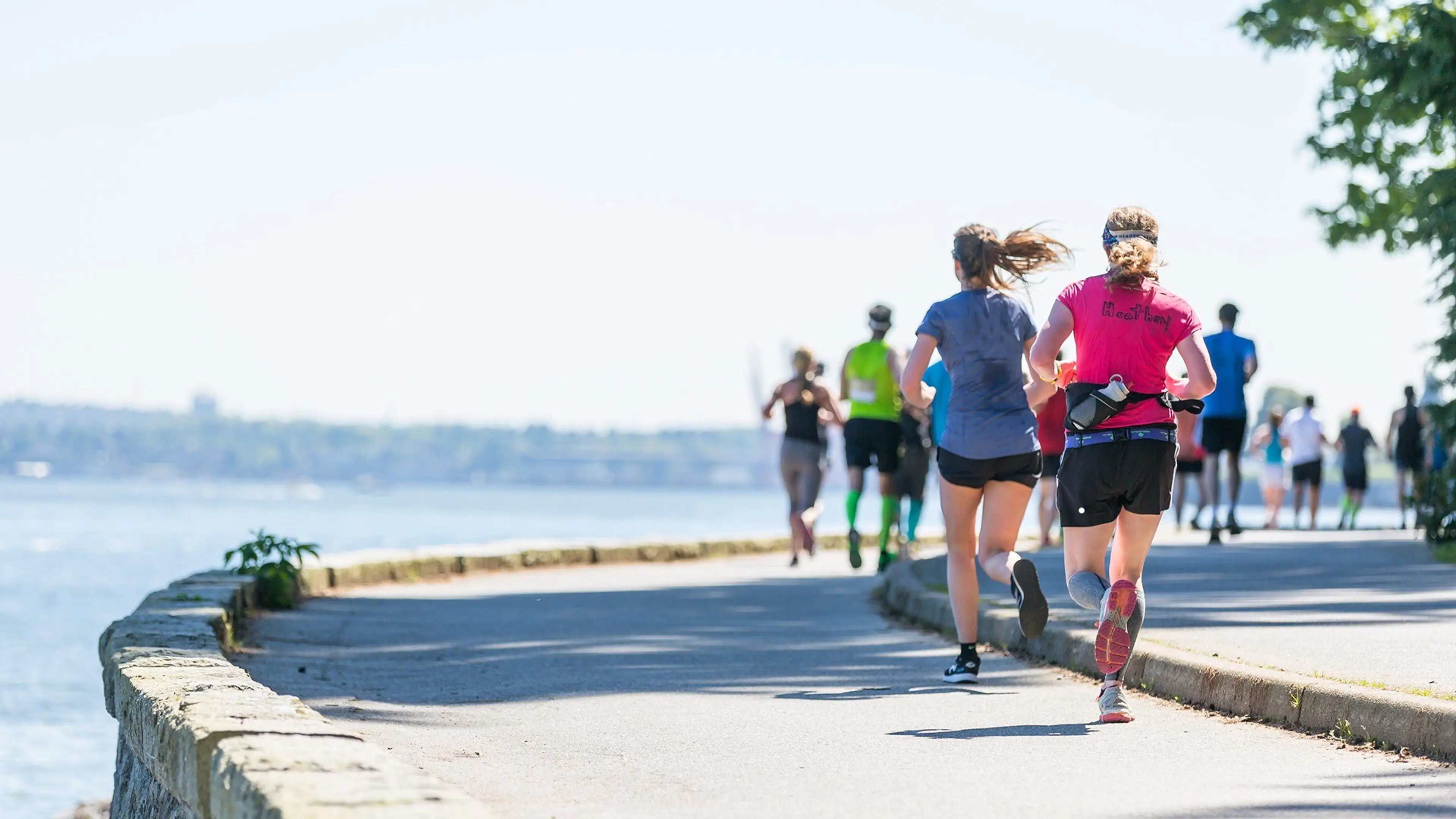39-2016-BackShot5-BMOVancouverMarathon-RUNVAN®-StirlRae-1