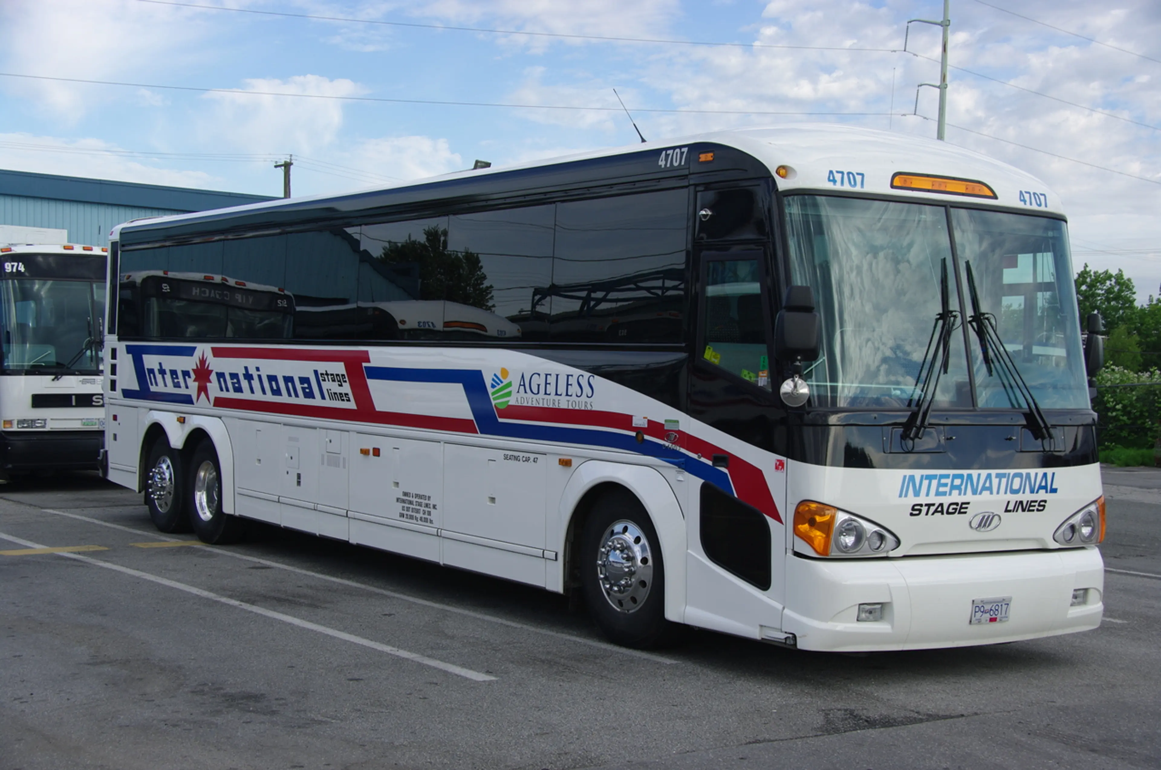 47 Passenger Luxury Motor Coach