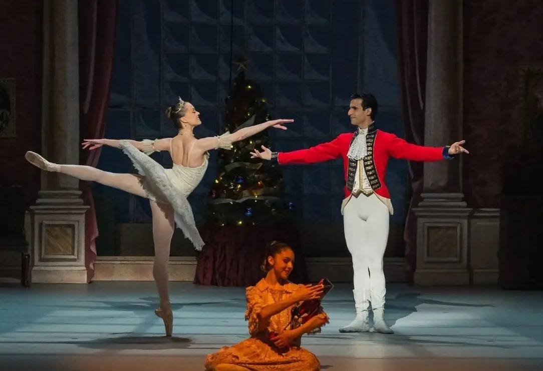 w-1319h-742-3d9e69-unnamed