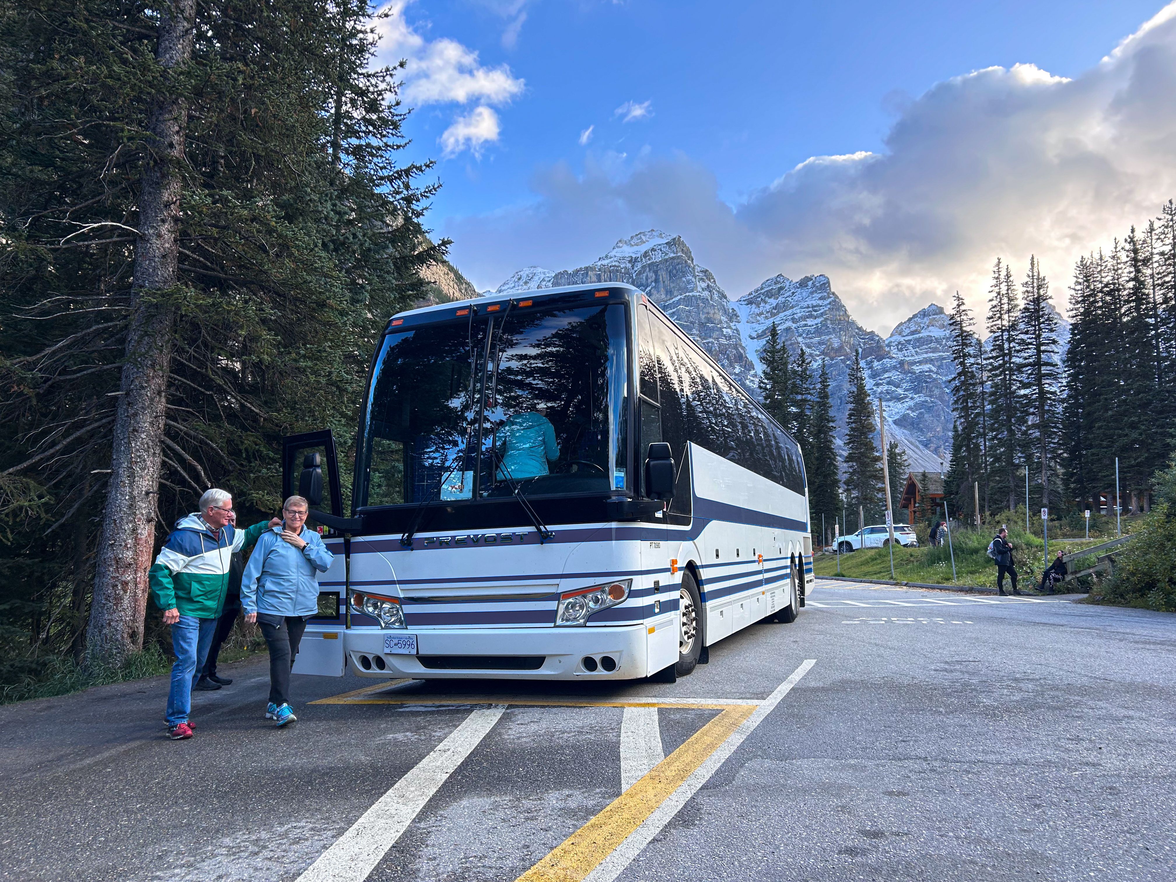 Canadian Rockies Tours by Bus & Train