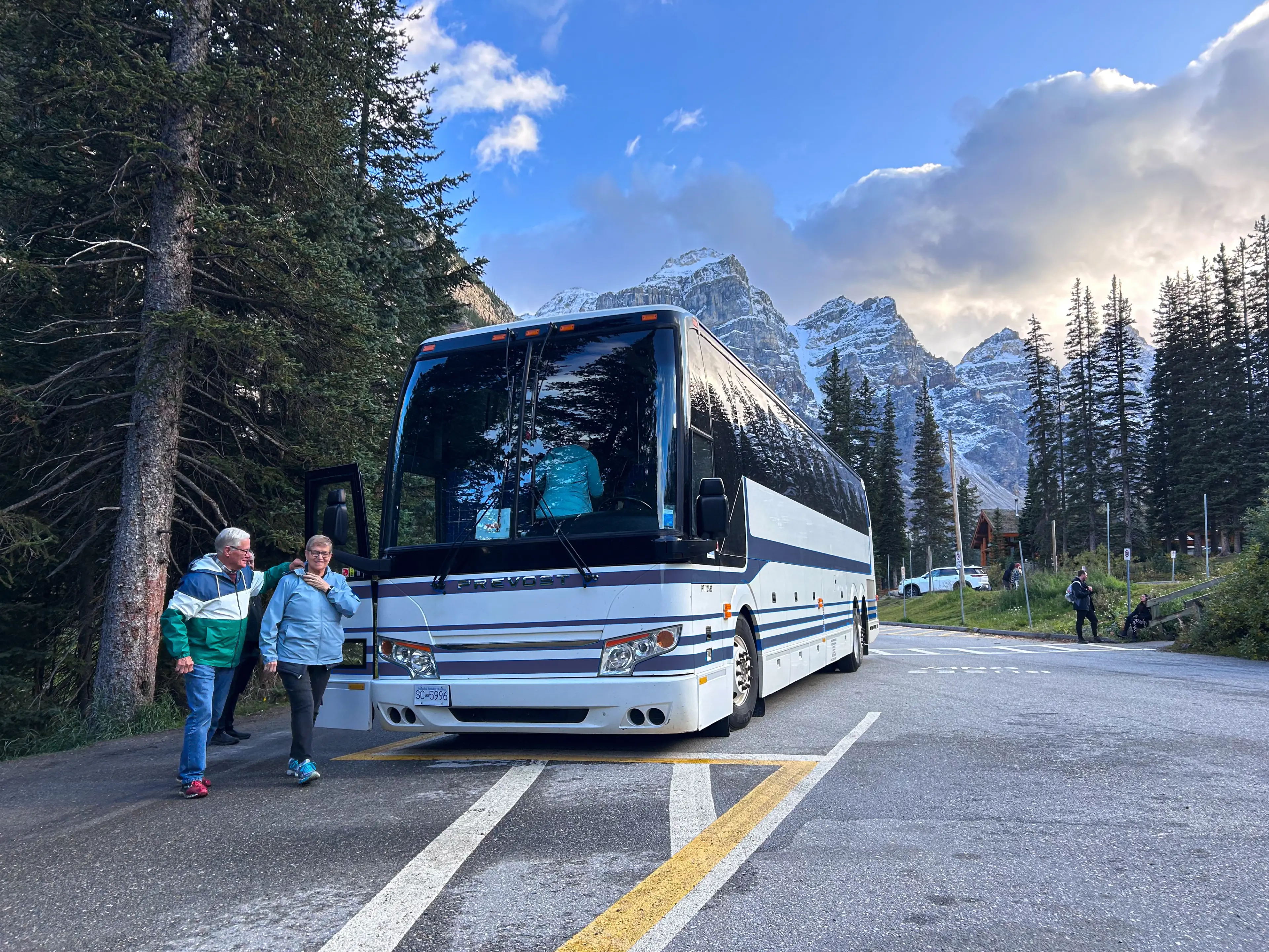 Canadian Rockies Tours by Bus & Train