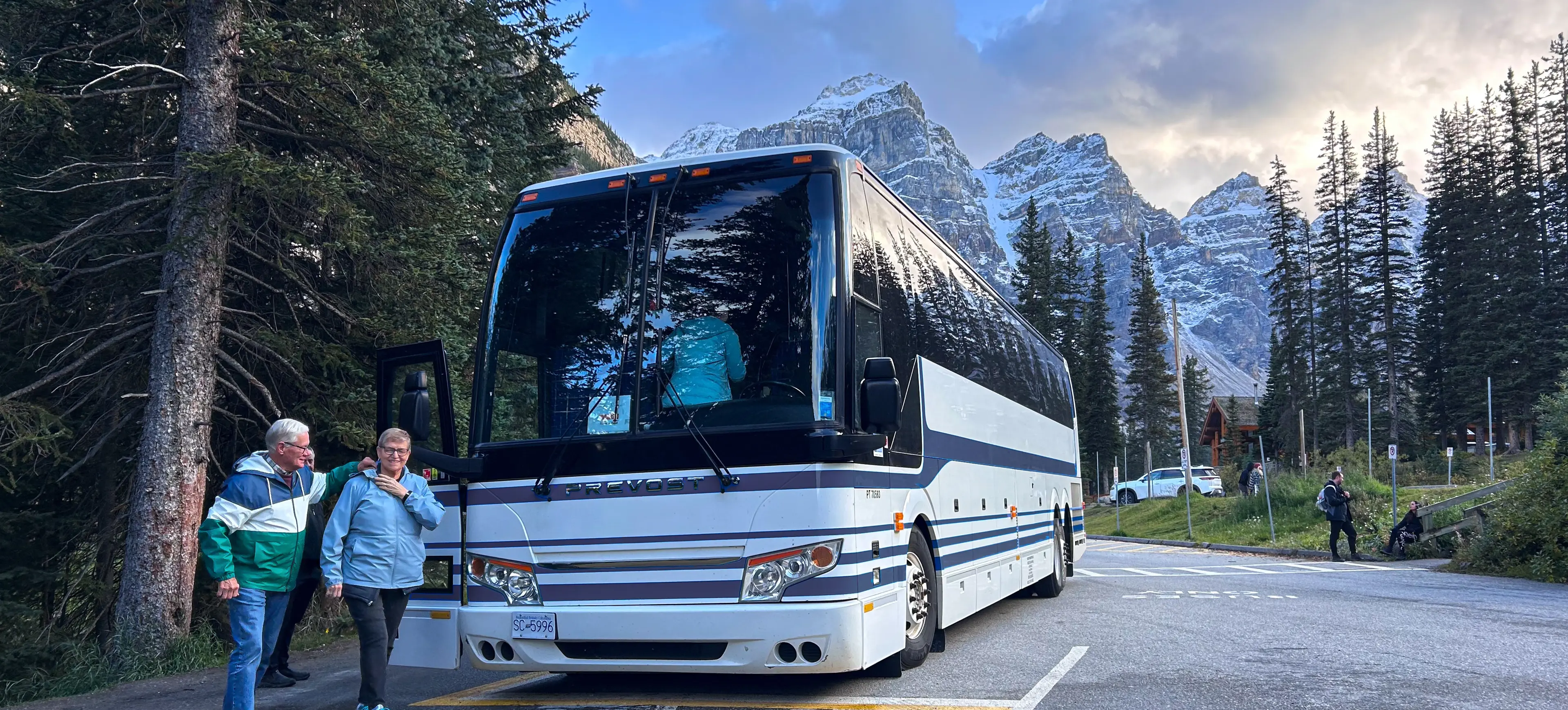 Canadian Rockies Tours by Bus & Train