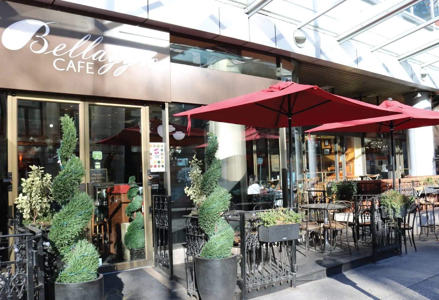 bellaggio cafe storefront