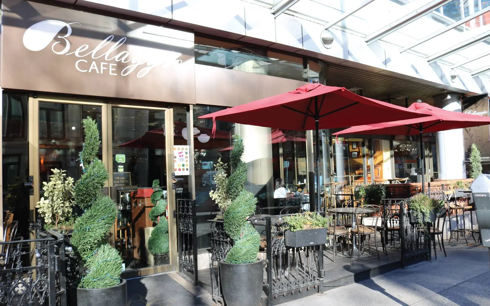 bellaggio cafe storefront