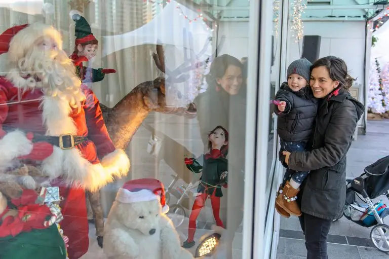 The 12 Productions of Christmas, Day 12: Noelle