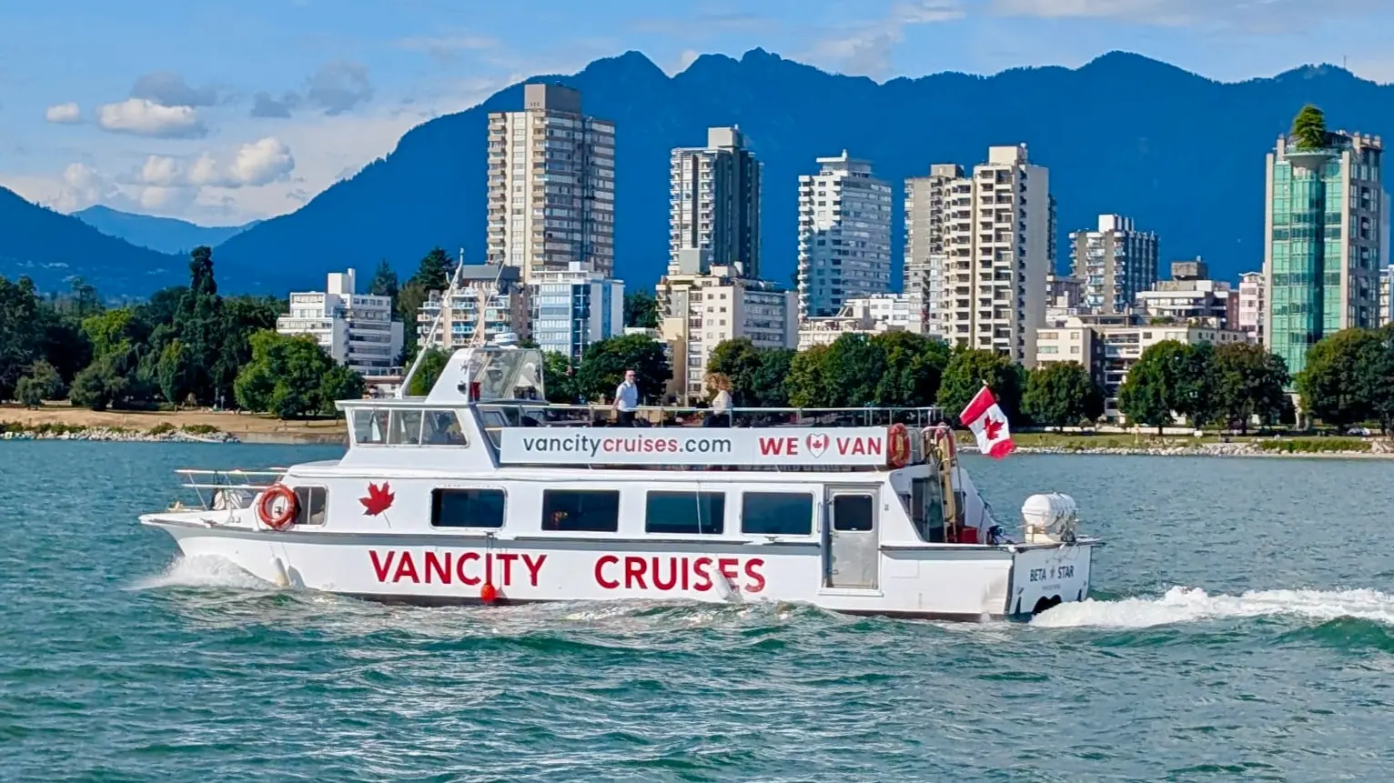 w-1532h-862-0bf9e7-vancity-cruises_svancouver-boat-tour-north-shore-mountains