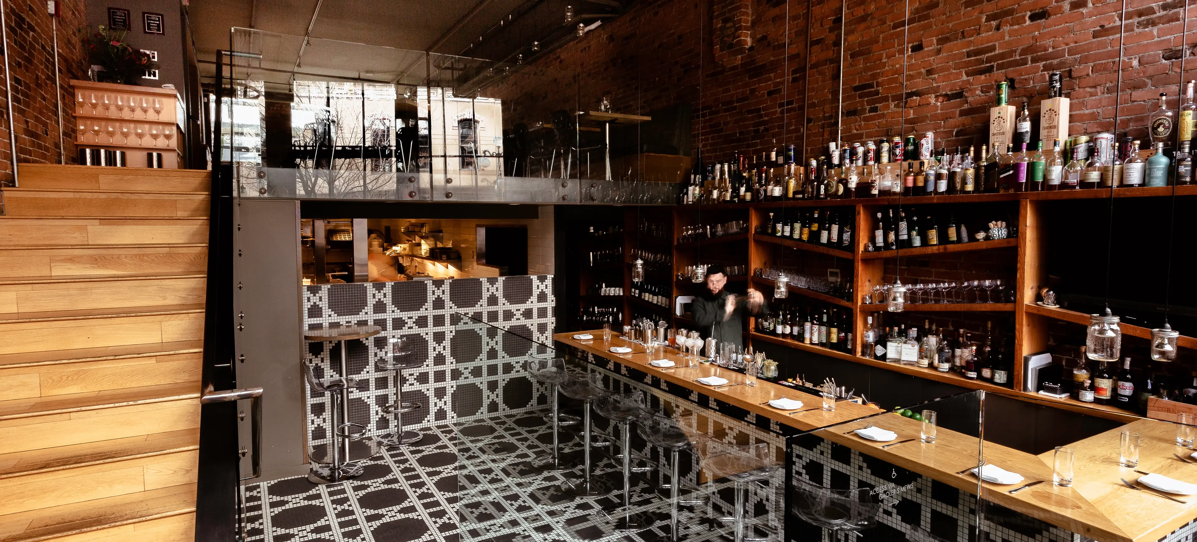 L'Abattoir - entrance and bar