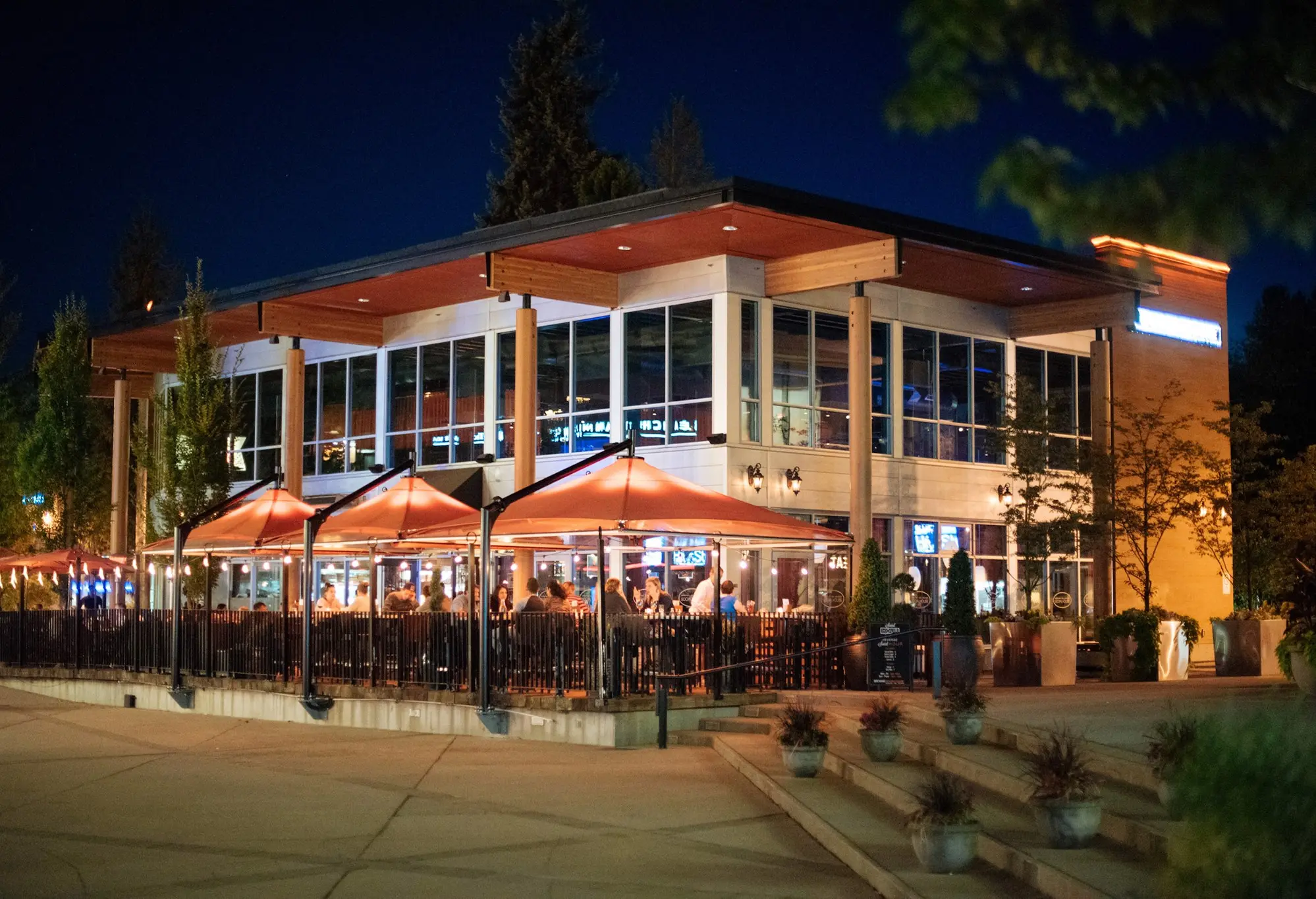 LV-from-outside_1C5F41AD-DA65-4907-9780DCF14EA6D0B8_5e9f21b8-348c-4f0a-a0919acd6b5f1099