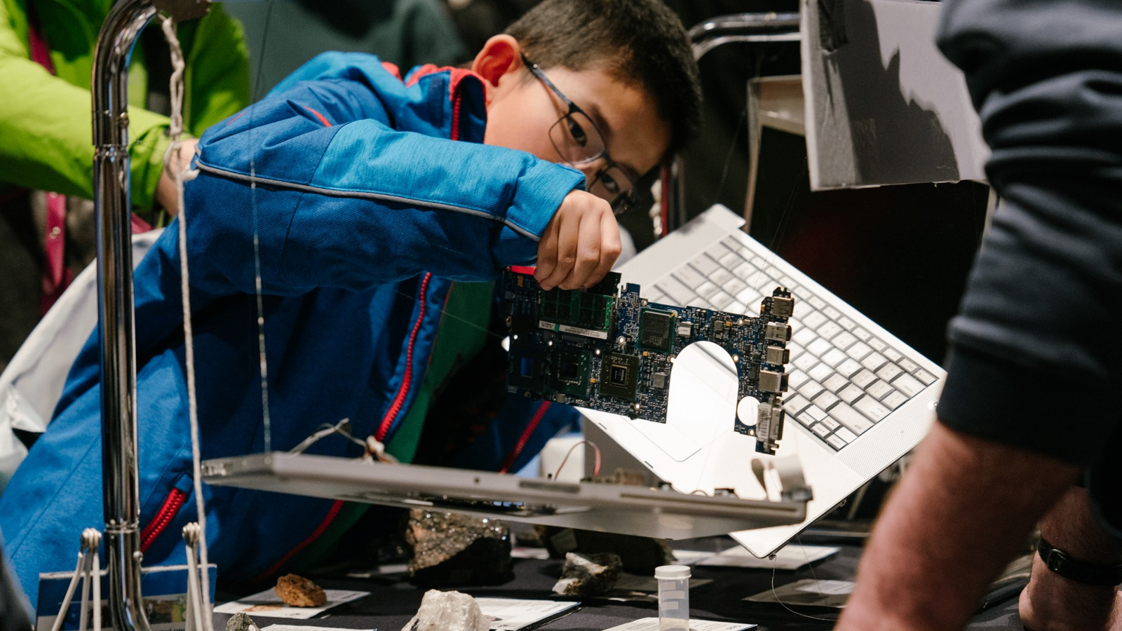 w-1600h-900-c5209c-RU24_Day1-02051