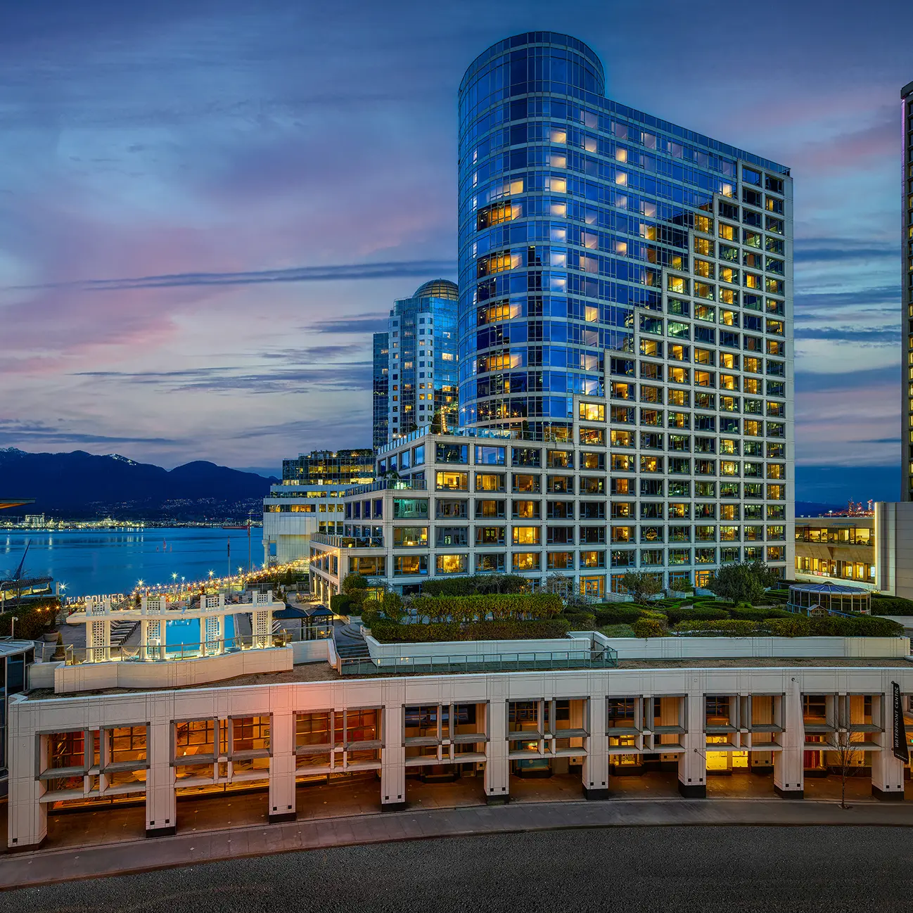 Fairmont Waterfront Exterior