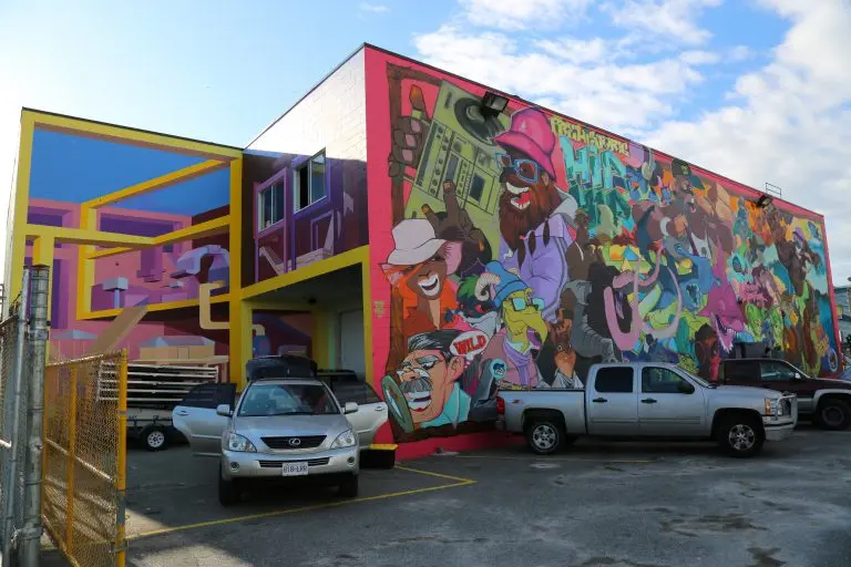 Murals (left) by Mark Illing, @mar_killing and (right) Dedos, @nomadicalternatives