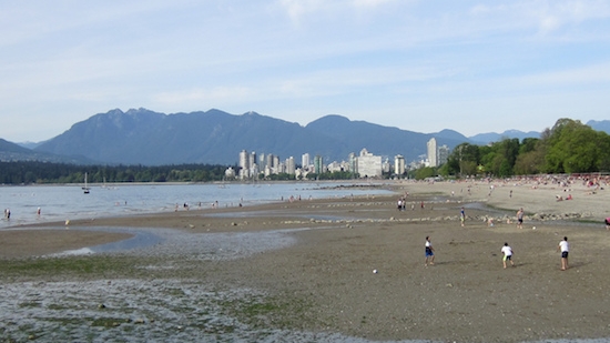 Kits Beach | Photo: vancouverbyte (Flickr)
