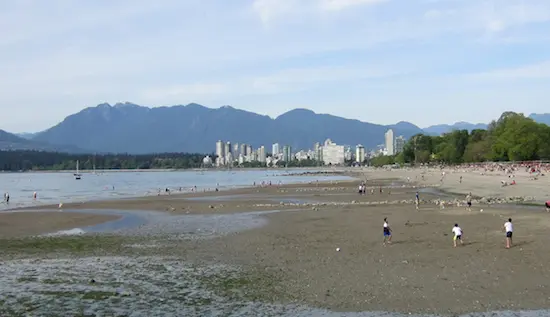 Kits Beach | Photo: vancouverbyte (Flickr)