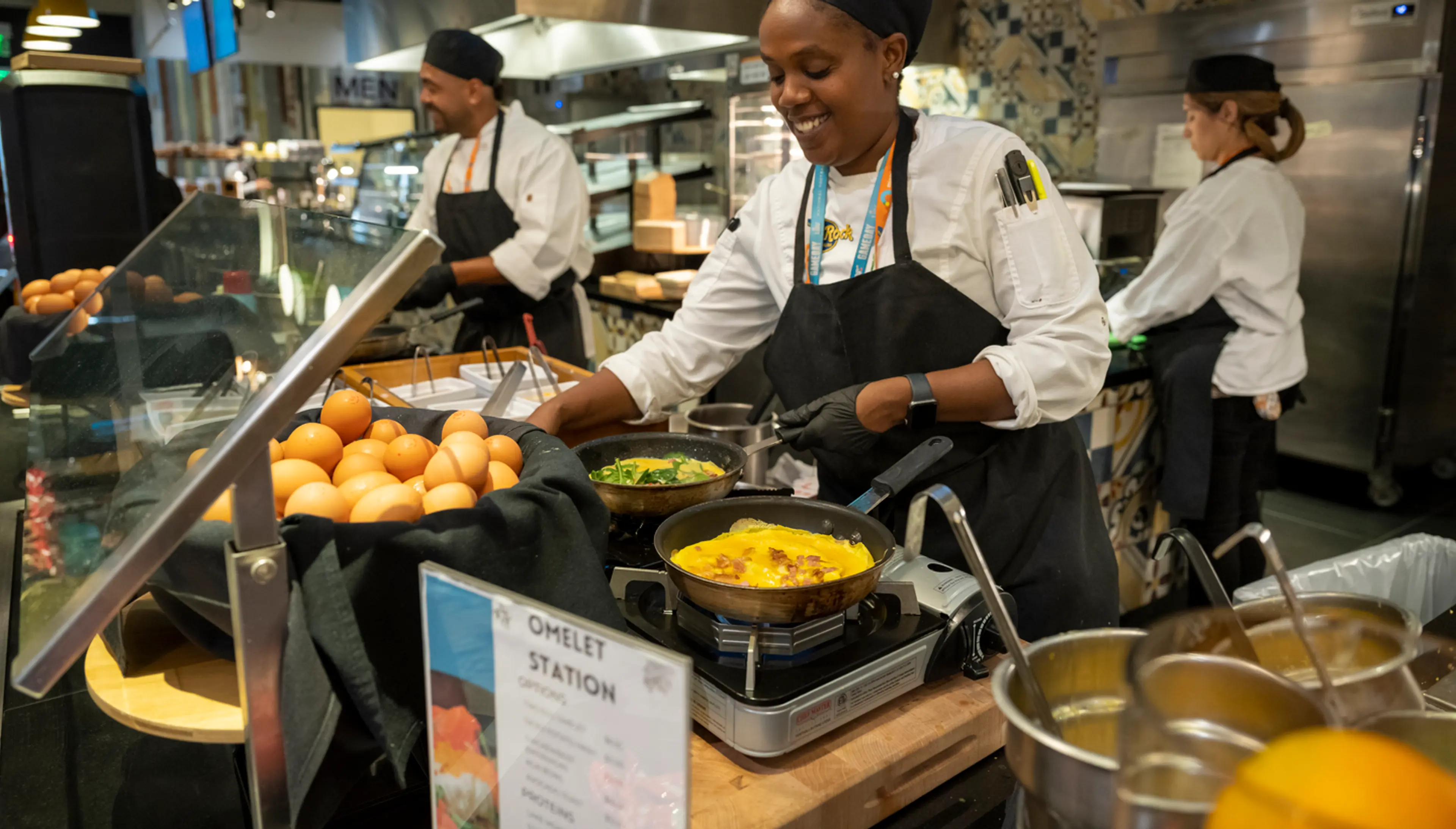 Miami-Open---Chef-Action-Omelet_76695717-D74B-51CA-260D4462E05B0726-766953f5daccc88_76696022-d0c5-77dc-10a873dff216f864