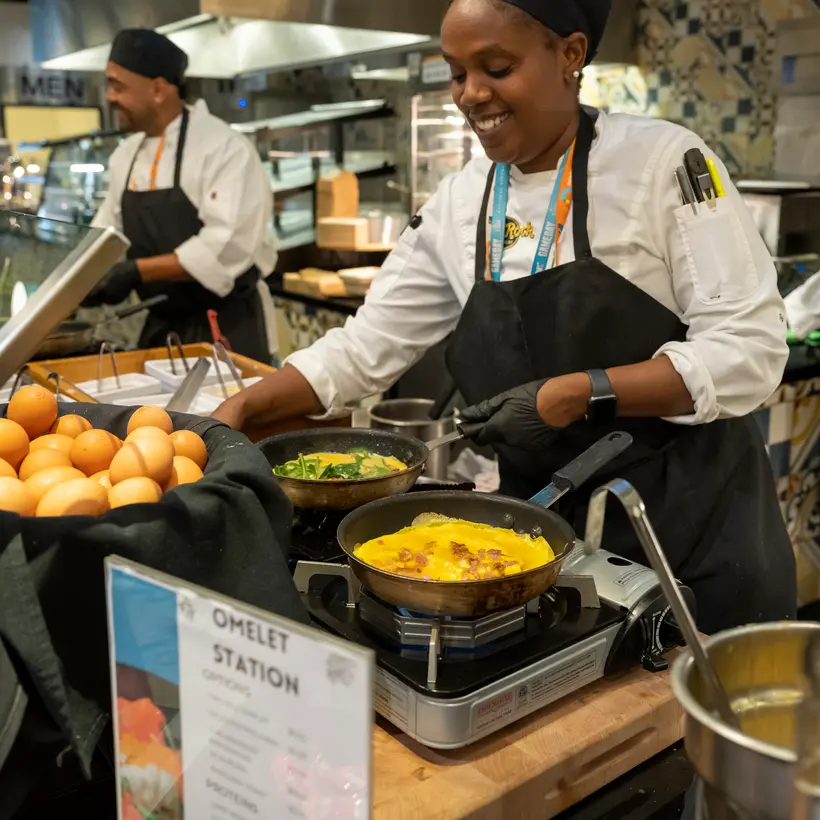 Miami-Open---Chef-Action-Omelet_76695717-D74B-51CA-260D4462E05B0726-766953f5daccc88_76696022-d0c5-77dc-10a873dff216f864