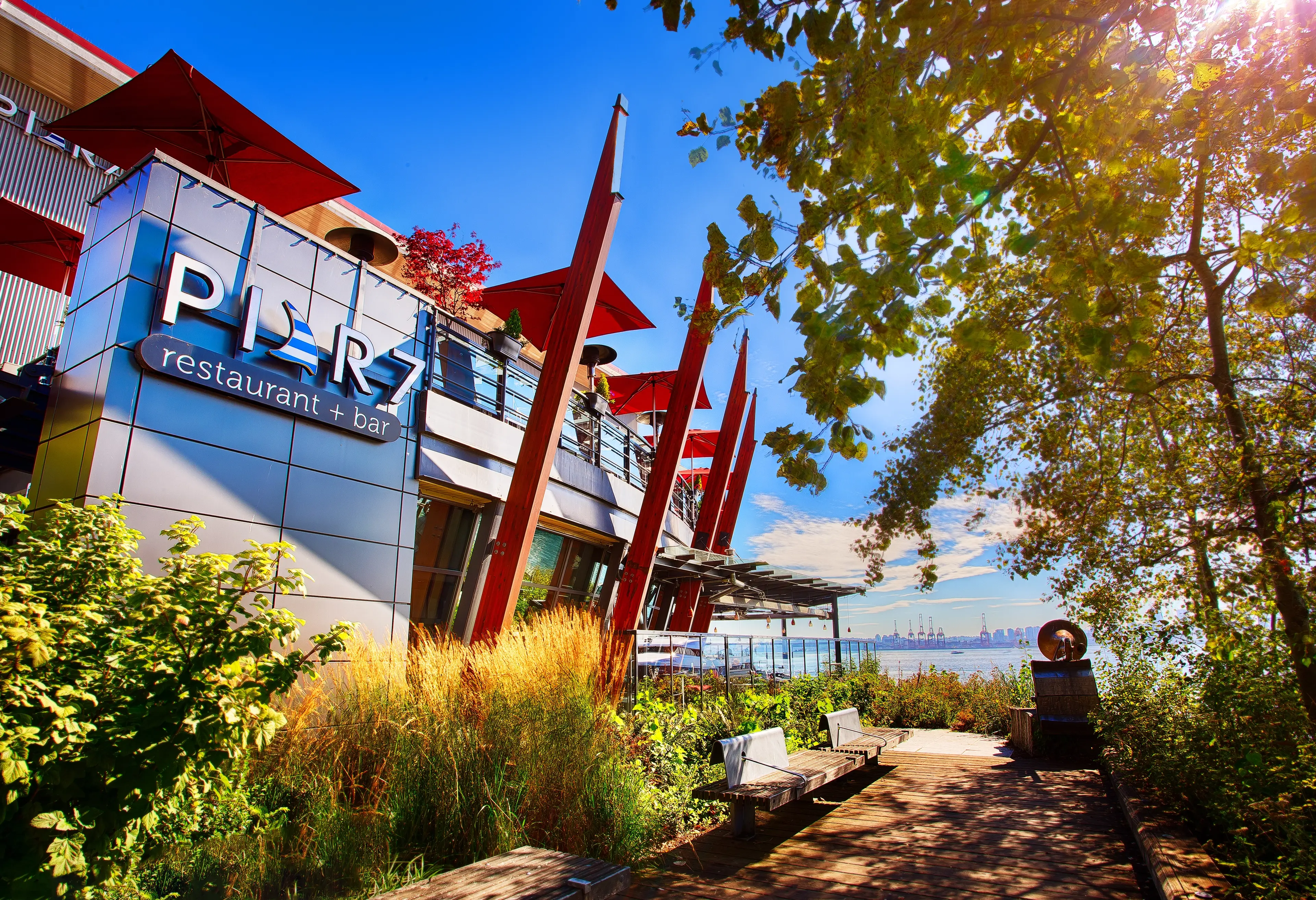 Pier 7 Restaurant + Bar