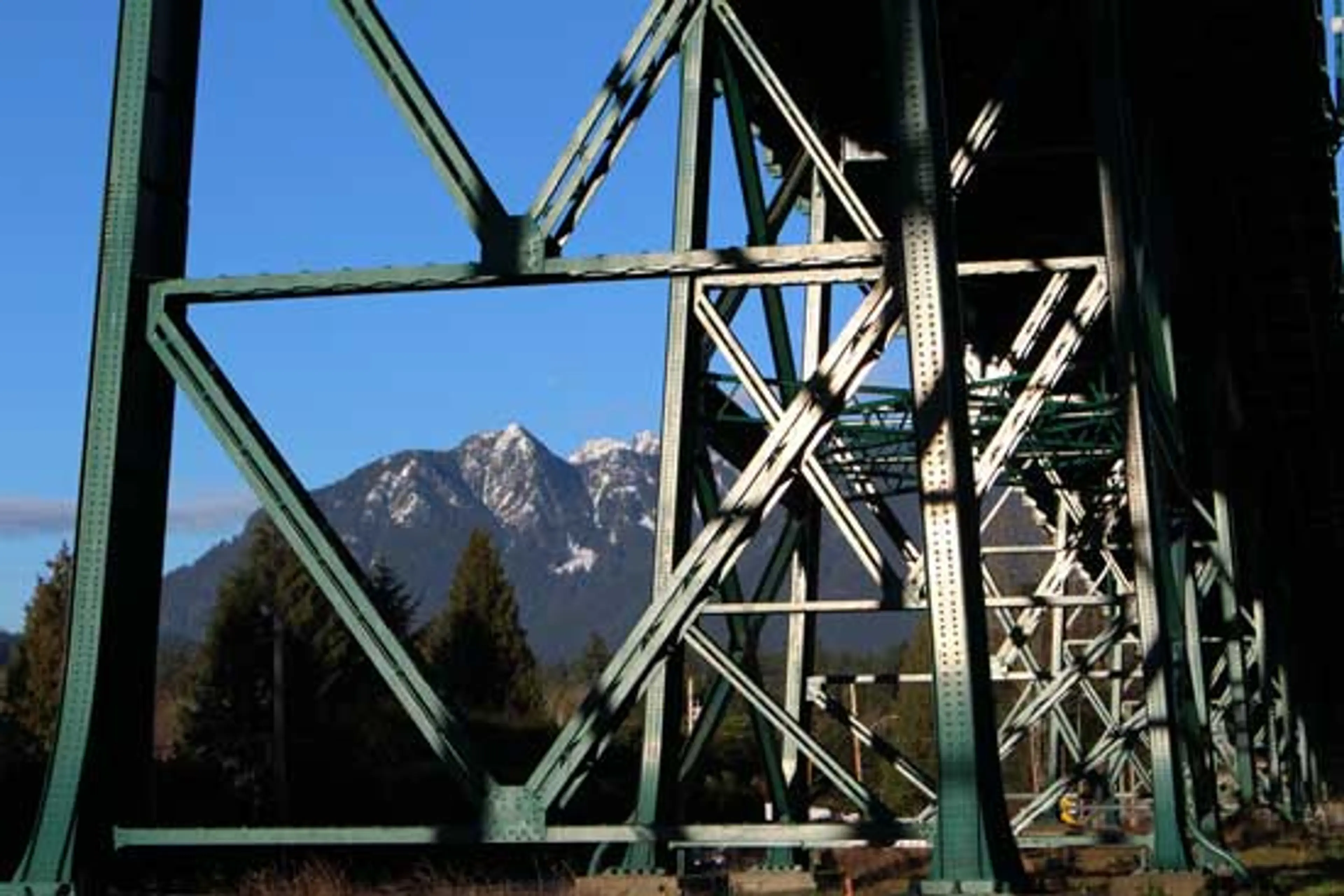 Discover-Outdoors-Lions-Gate-Bridge