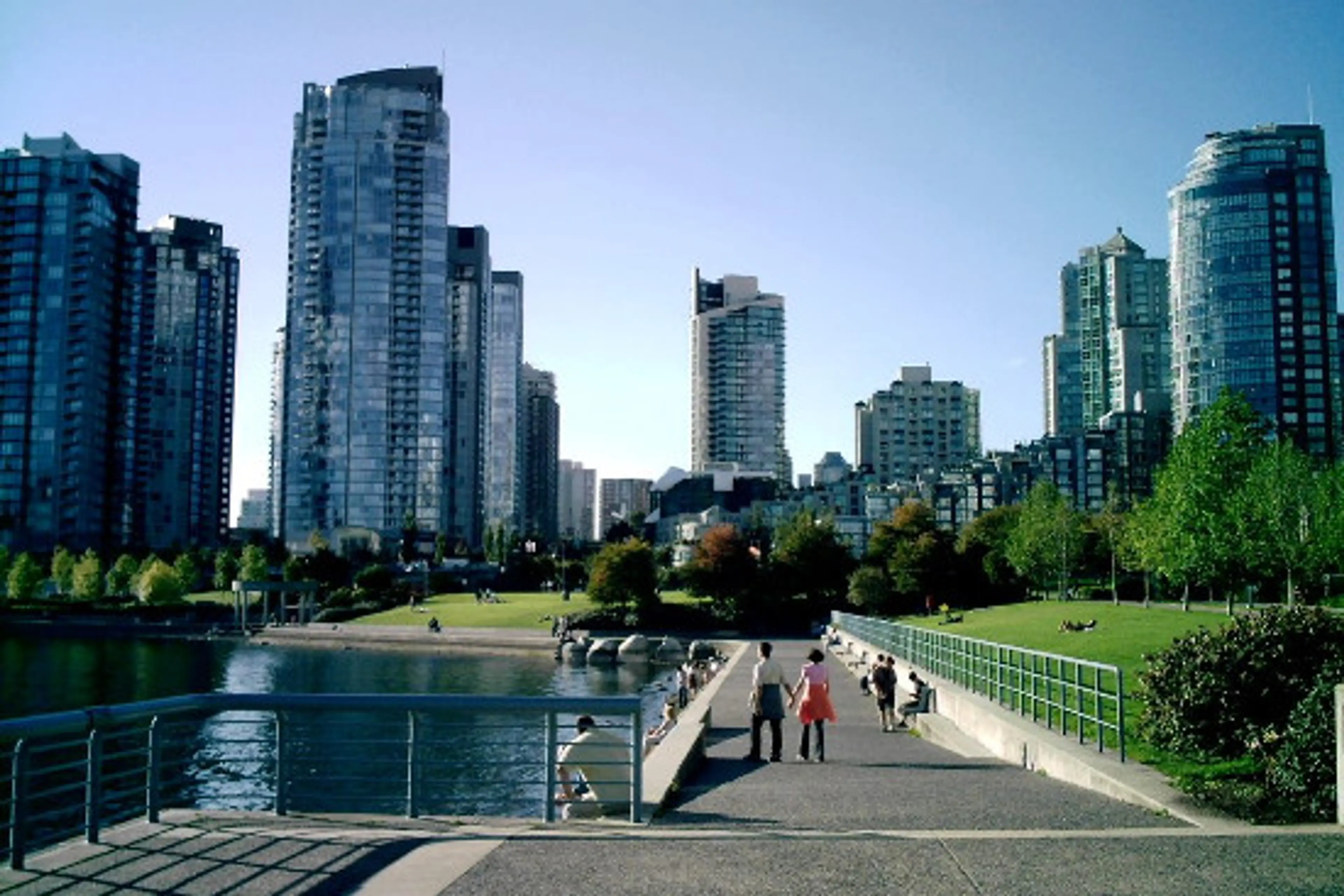 Explore Vancouver’s Yaletown: A Neighbourhood Tour