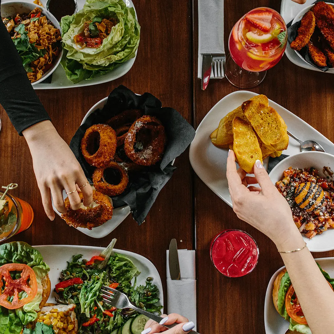 Food-DrinkTables-51_AD10162E-52D5-4103-805ED42B412A940E_85d9ad0a-2232-42df-a5cfbd71dc878ae4