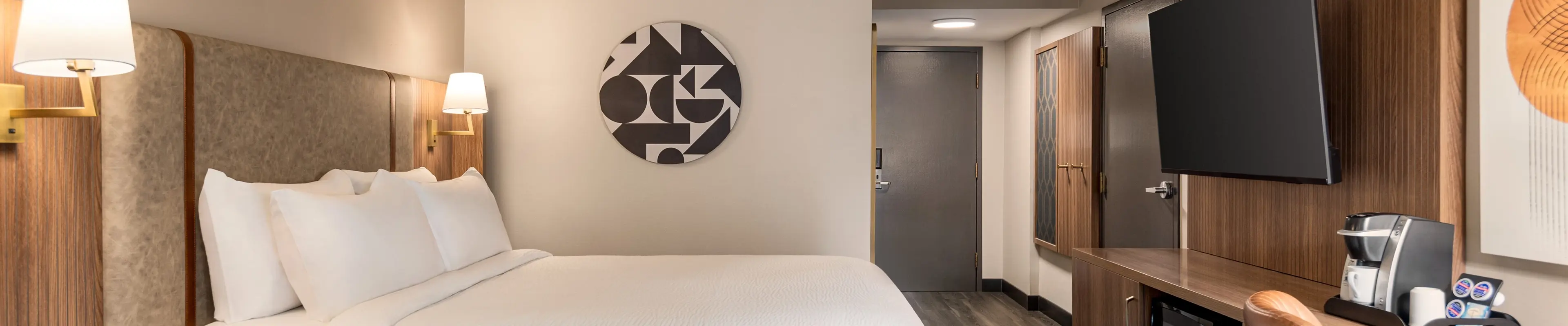 Room with one KING bed