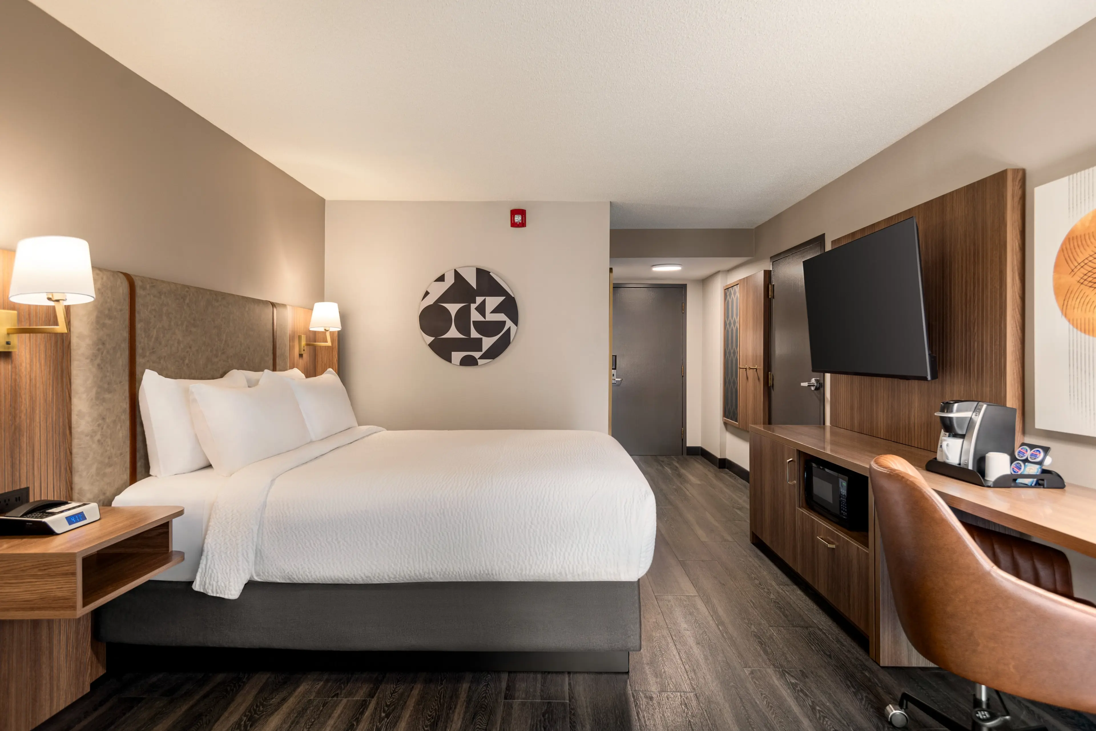 Room with one KING bed
