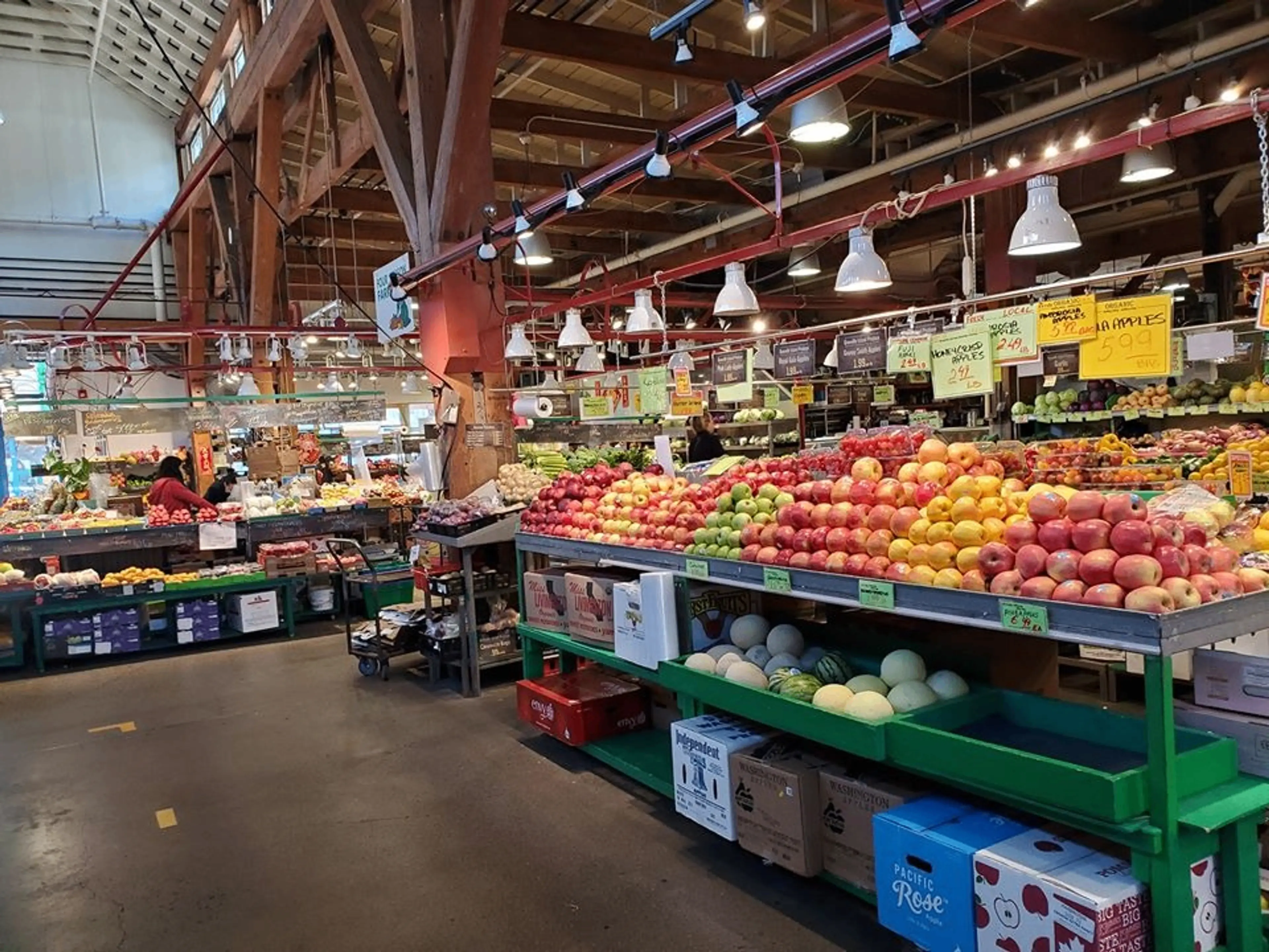 w-960h-720-31bbea-market charles