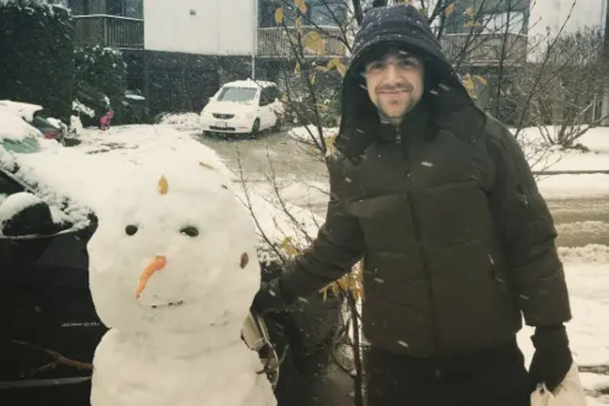 guy-with-snowman