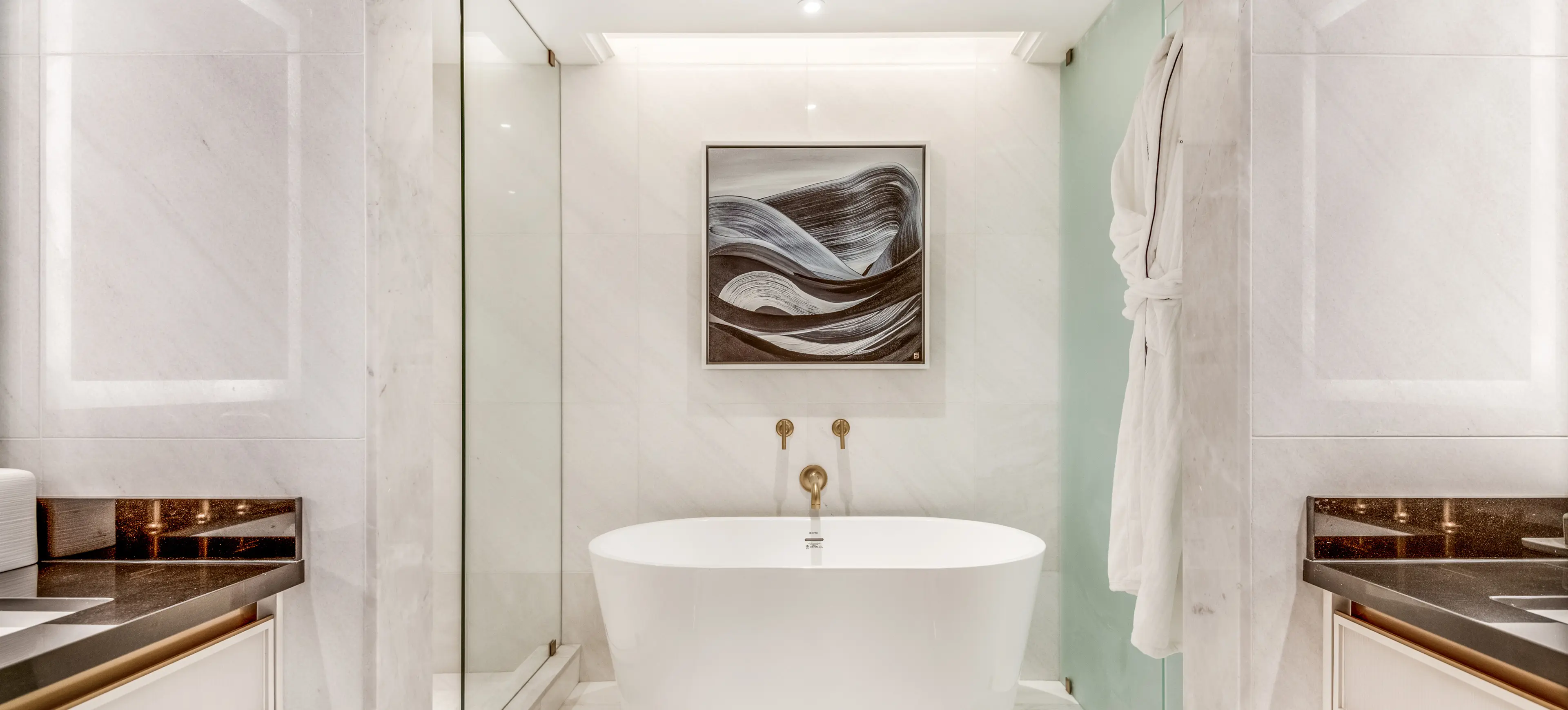 Signature Soaker Tub
