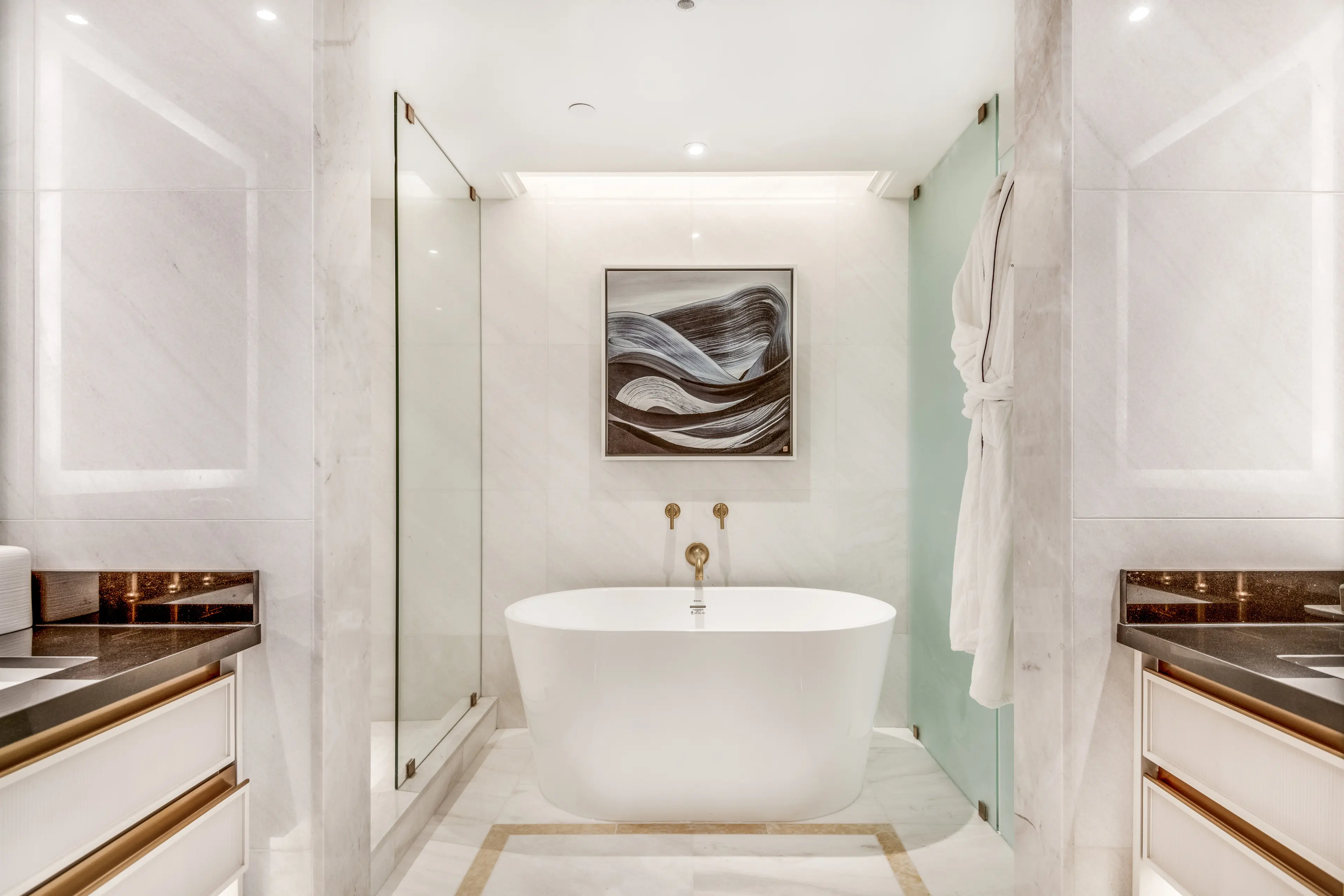 Signature Soaker Tub