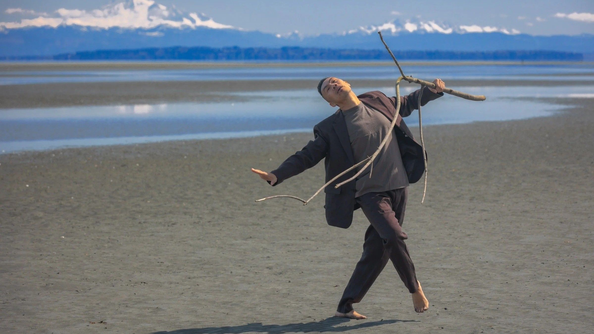 w-2400h-1350-b6b95e-_68A4239-Enhanced-SR