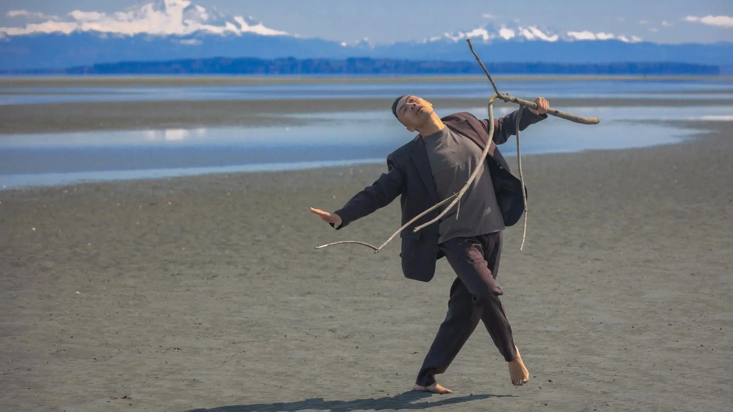 w-2400h-1350-b6b95e-_68A4239-Enhanced-SR